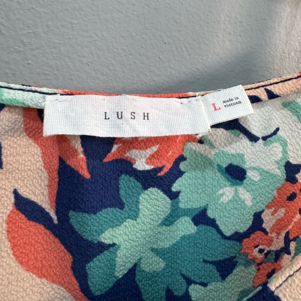 Navy Lush Floral Knotted Front Tank Size L EUC - Picture 5 of 5